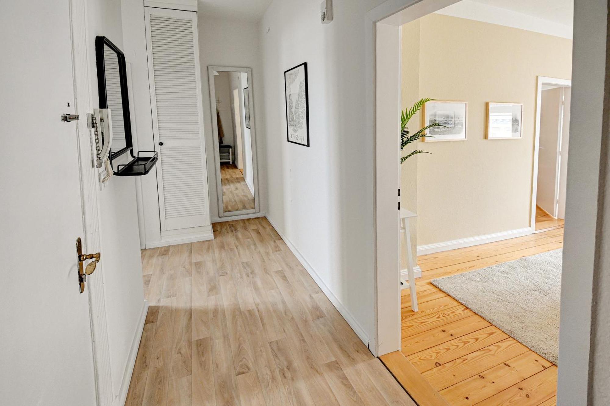 Mittendrin - Apartment Mit 2 Balkonen Sehr Zentral Flensburg Exterior foto