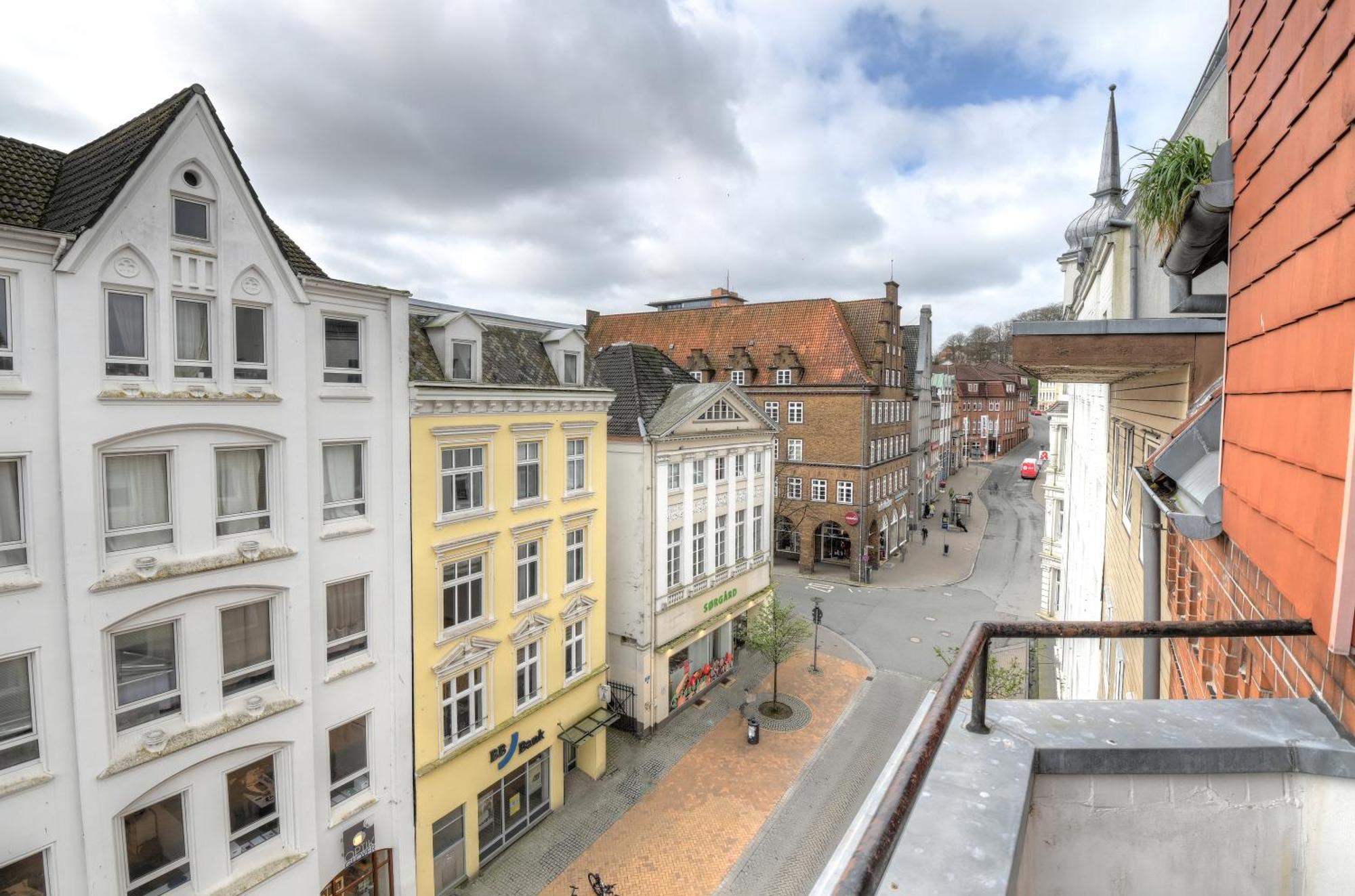 Mittendrin - Apartment Mit 2 Balkonen Sehr Zentral Flensburg Exterior foto